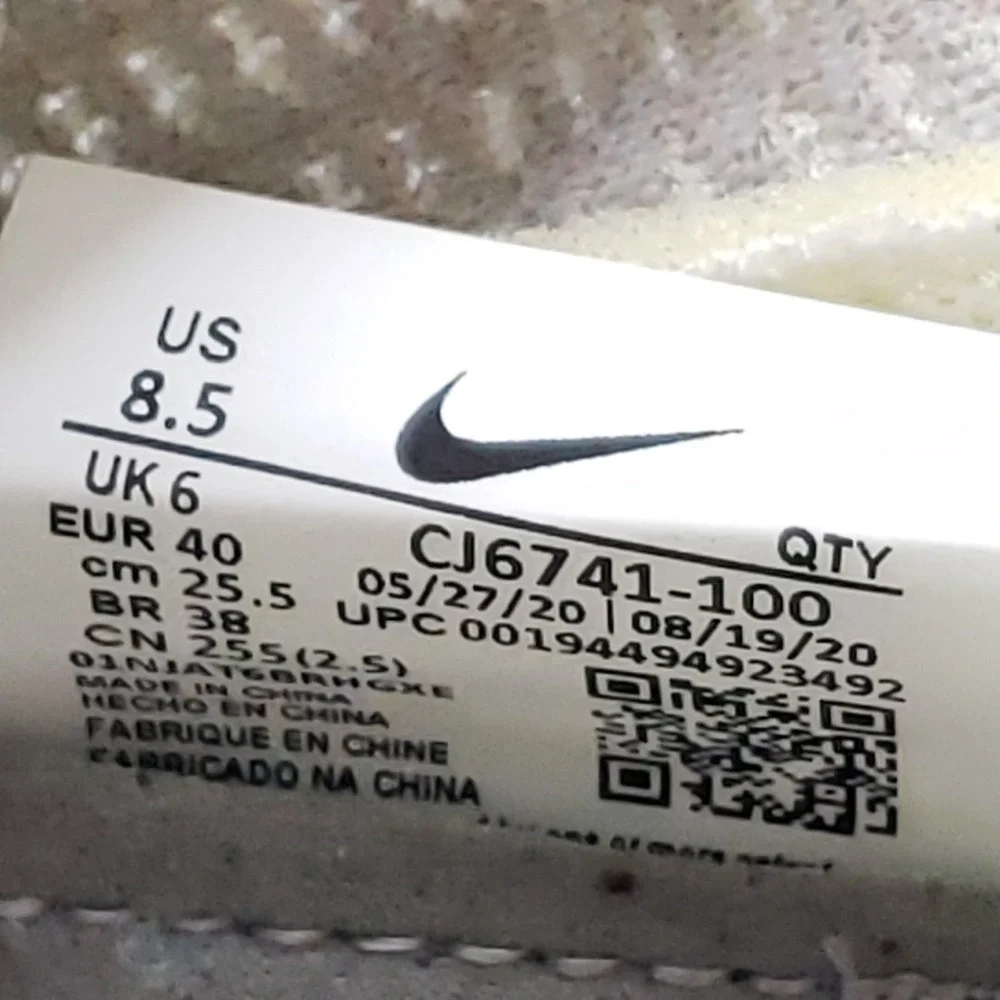 Nike Air Vapormax 2020 Flyknit Sneakers‎ Womens Size 8.5 Summit White Shoes
